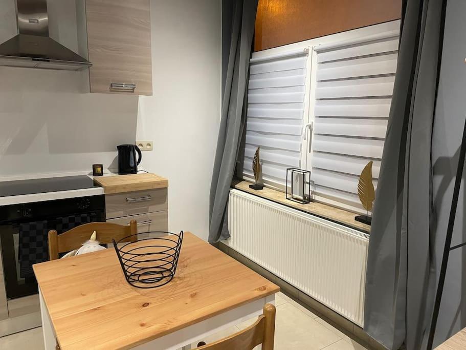 Studio Proche De L'Aeroport/Gare/Centre Ville Charleroi Ngoại thất bức ảnh